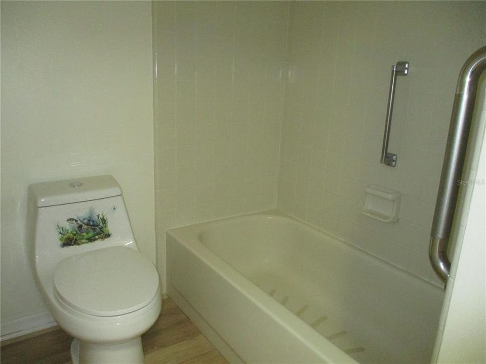 For Rent: $1,800 (2 beds, 2 baths, 1371 Square Feet)