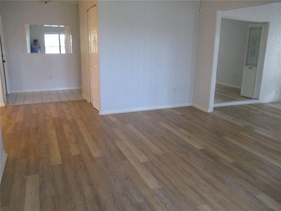 For Rent: $1,800 (2 beds, 2 baths, 1371 Square Feet)