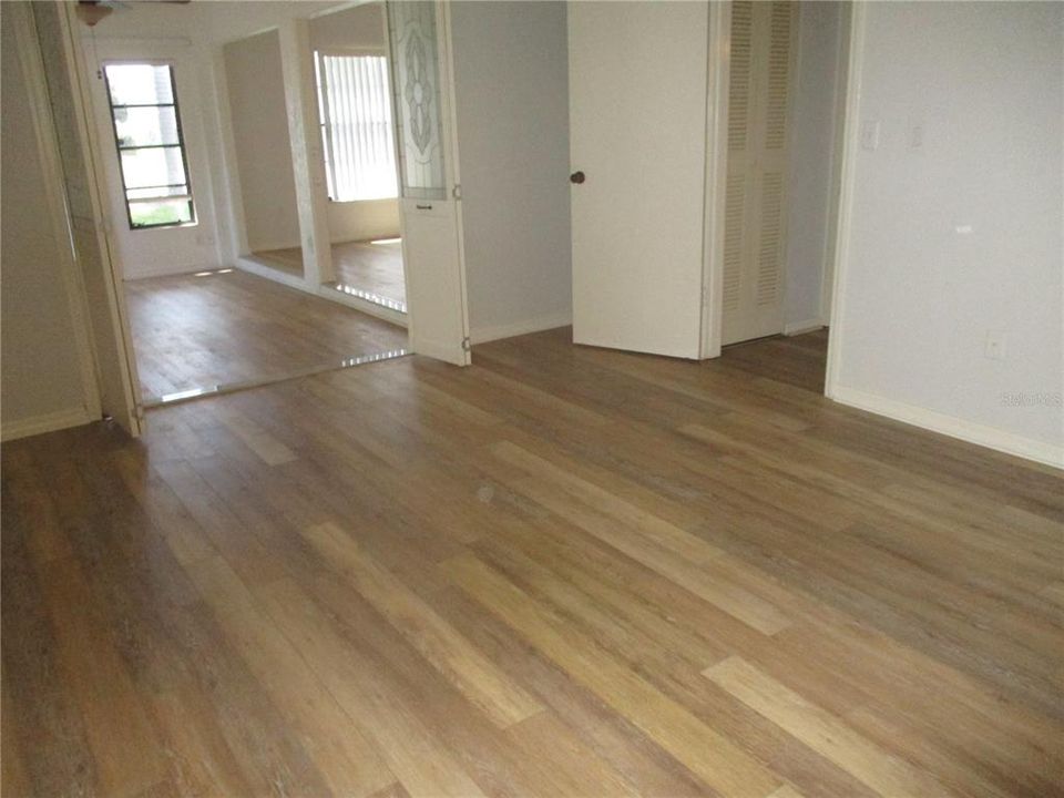 For Rent: $1,800 (2 beds, 2 baths, 1371 Square Feet)