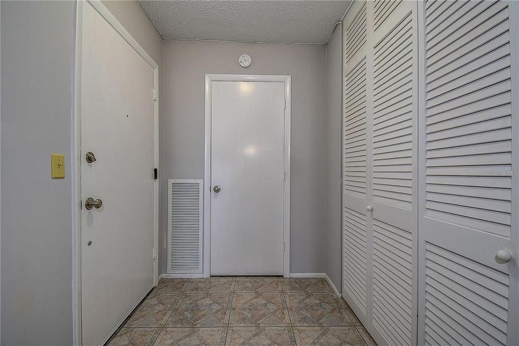 For Sale: $350,000 (2 beds, 2 baths, 1565 Square Feet)