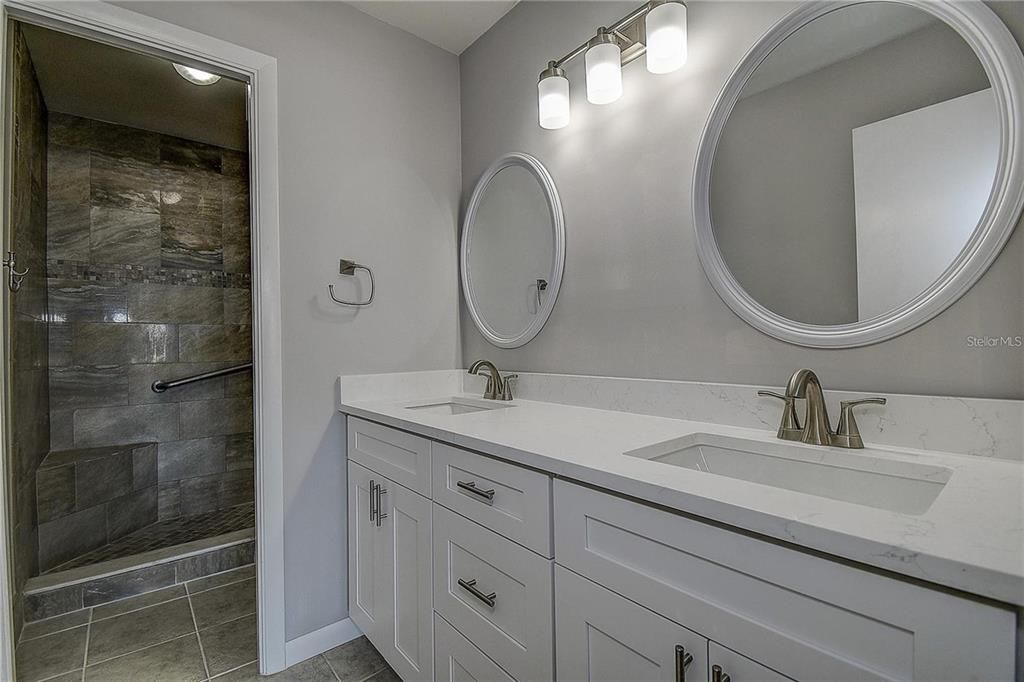 For Sale: $350,000 (2 beds, 2 baths, 1565 Square Feet)