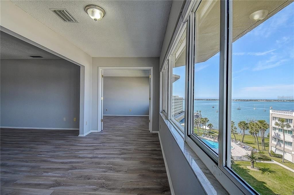 For Sale: $350,000 (2 beds, 2 baths, 1565 Square Feet)