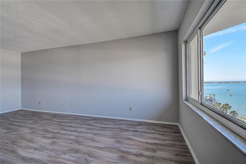 For Sale: $350,000 (2 beds, 2 baths, 1565 Square Feet)