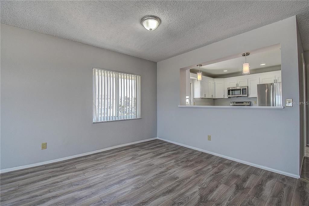 For Sale: $350,000 (2 beds, 2 baths, 1565 Square Feet)