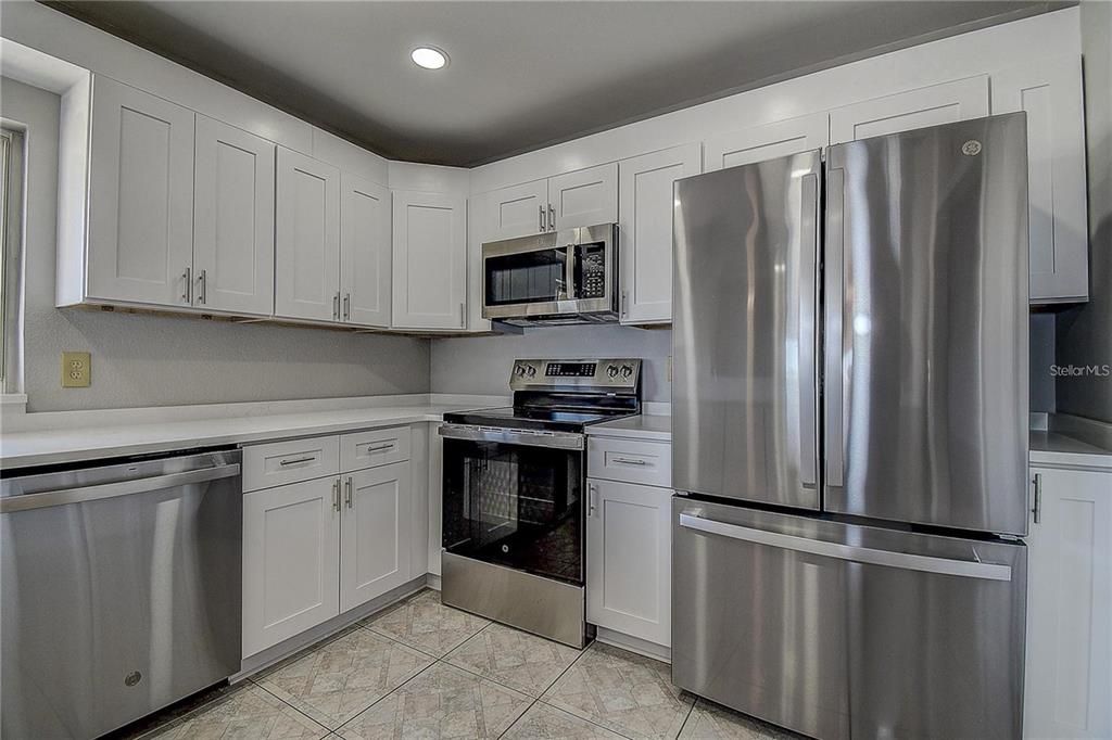 For Sale: $350,000 (2 beds, 2 baths, 1565 Square Feet)