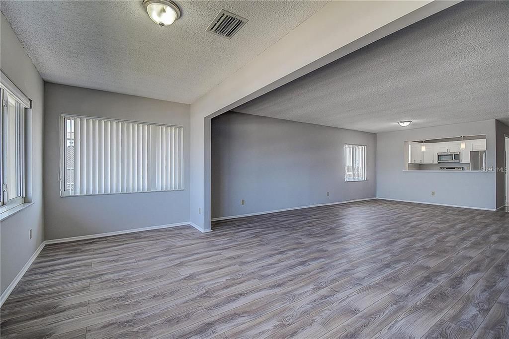 For Sale: $350,000 (2 beds, 2 baths, 1565 Square Feet)