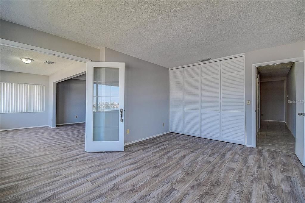 For Sale: $350,000 (2 beds, 2 baths, 1565 Square Feet)