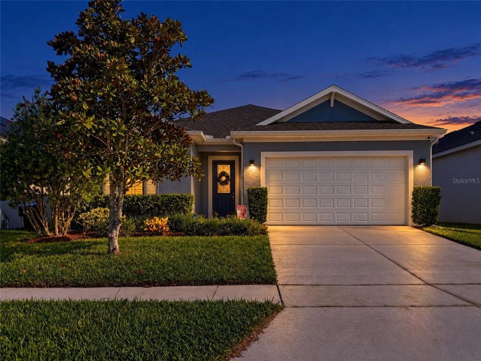 For Sale: $419,800 (3 beds, 2 baths, 1943 Square Feet)