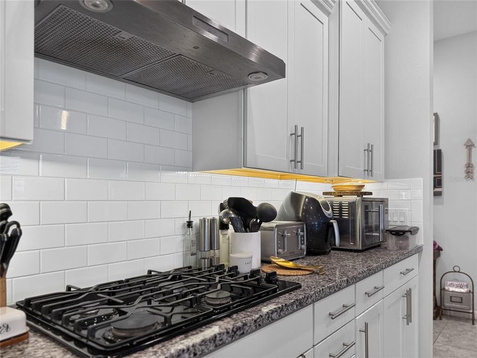 For Sale: $419,800 (3 beds, 2 baths, 1943 Square Feet)