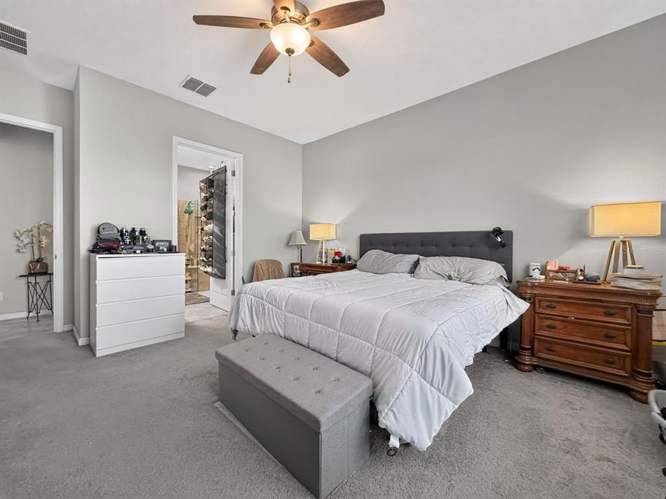 For Sale: $419,800 (3 beds, 2 baths, 1943 Square Feet)