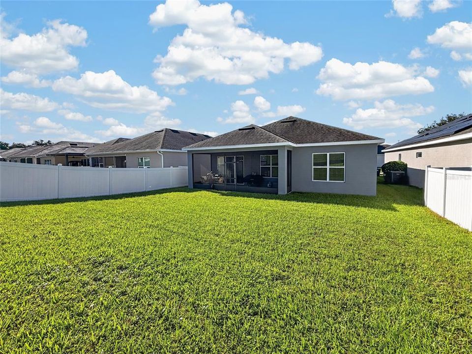 For Sale: $419,800 (3 beds, 2 baths, 1943 Square Feet)