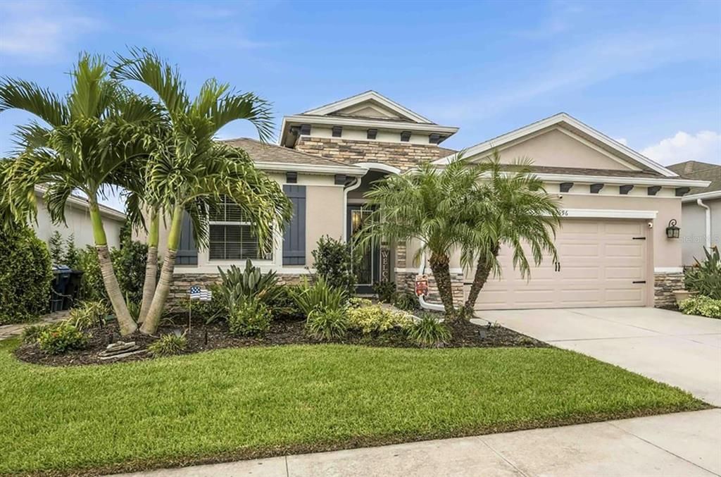 En Venta: $675,000 (4 camas, 2 baños, 2045 Pies cuadrados)