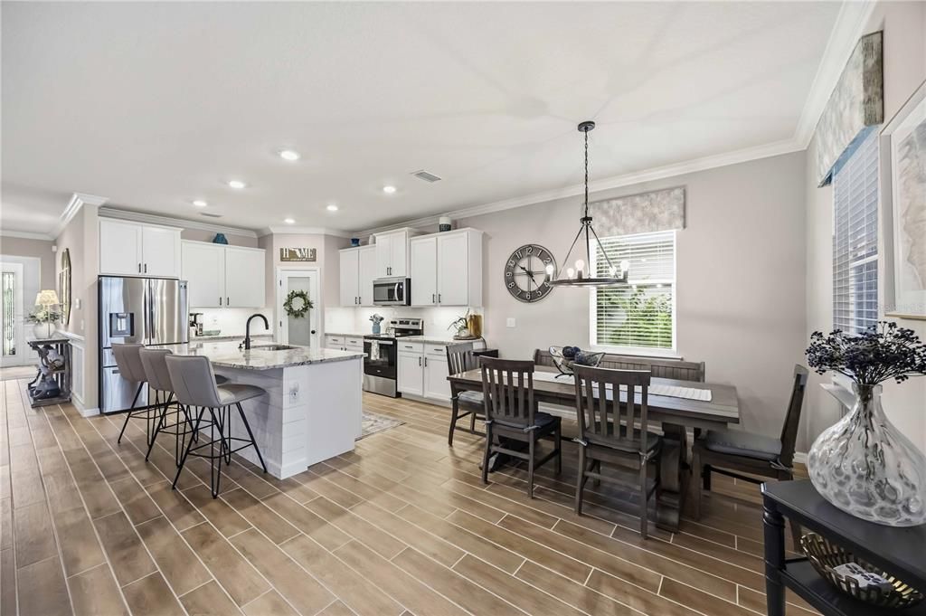 En Venta: $675,000 (4 camas, 2 baños, 2045 Pies cuadrados)