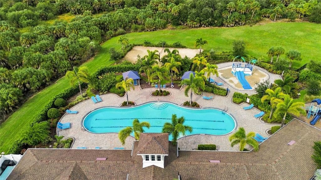 En Venta: $675,000 (4 camas, 2 baños, 2045 Pies cuadrados)