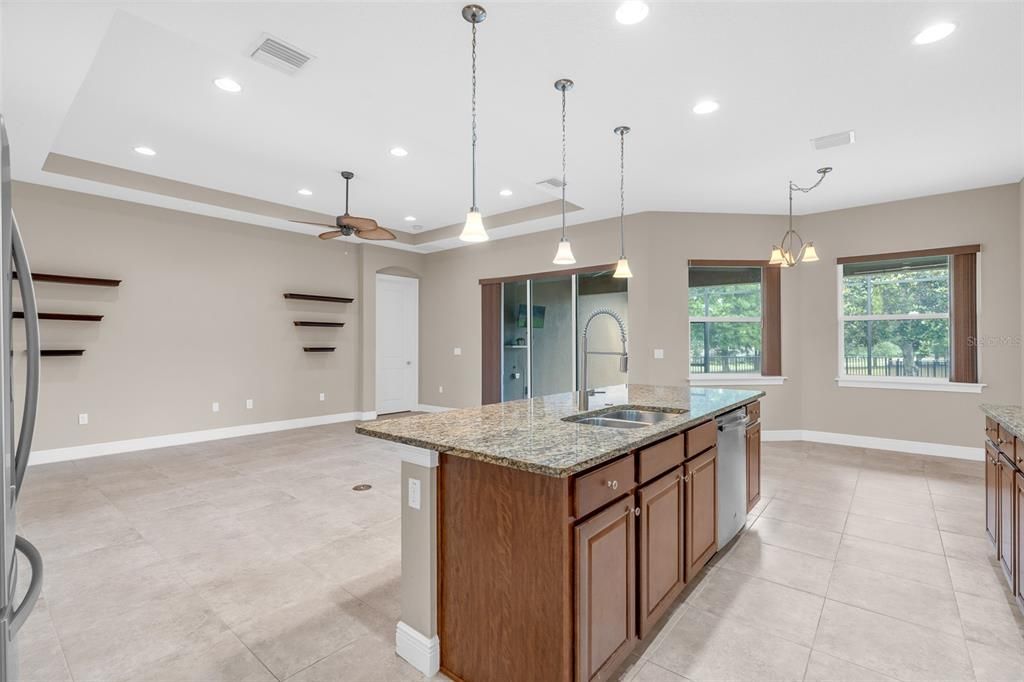 For Rent: $2,900 (3 beds, 2 baths, 2024 Square Feet)