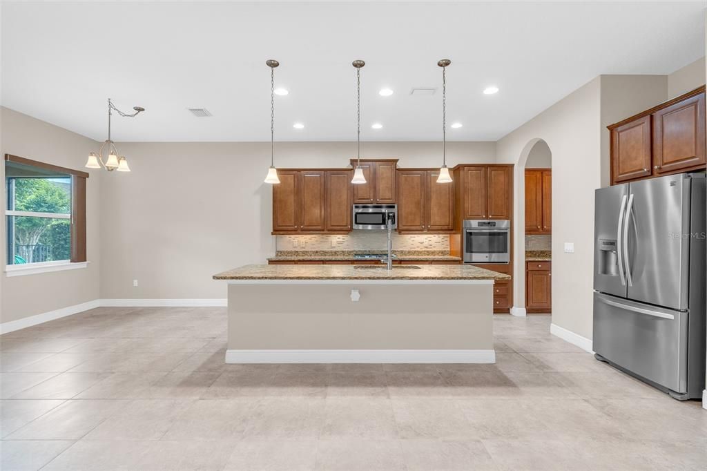 For Rent: $2,900 (3 beds, 2 baths, 2024 Square Feet)