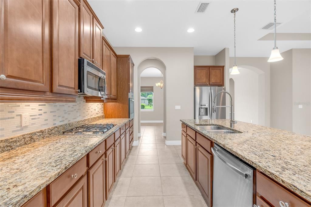 For Rent: $2,900 (3 beds, 2 baths, 2024 Square Feet)