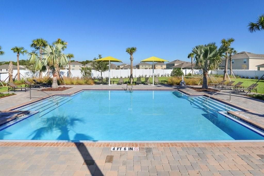 For Sale: $369,000 (5 beds, 3 baths, 2552 Square Feet)