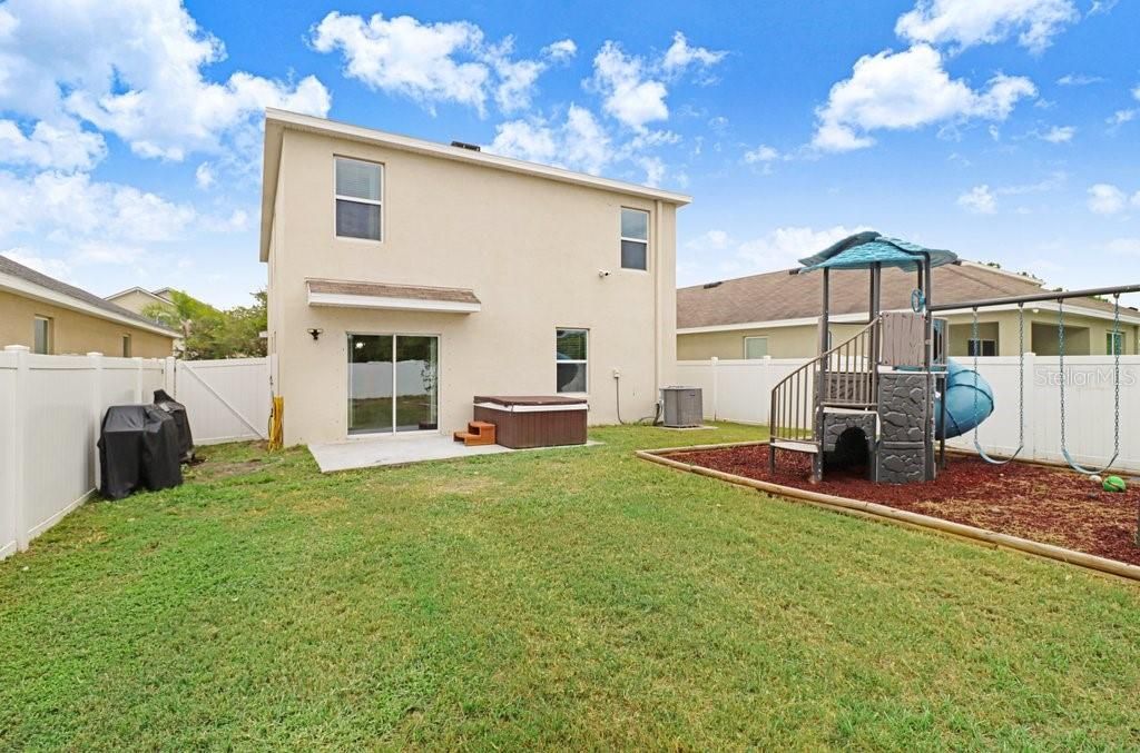 For Sale: $369,000 (5 beds, 3 baths, 2552 Square Feet)