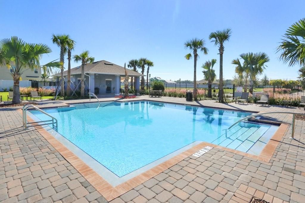 For Sale: $369,000 (5 beds, 3 baths, 2552 Square Feet)