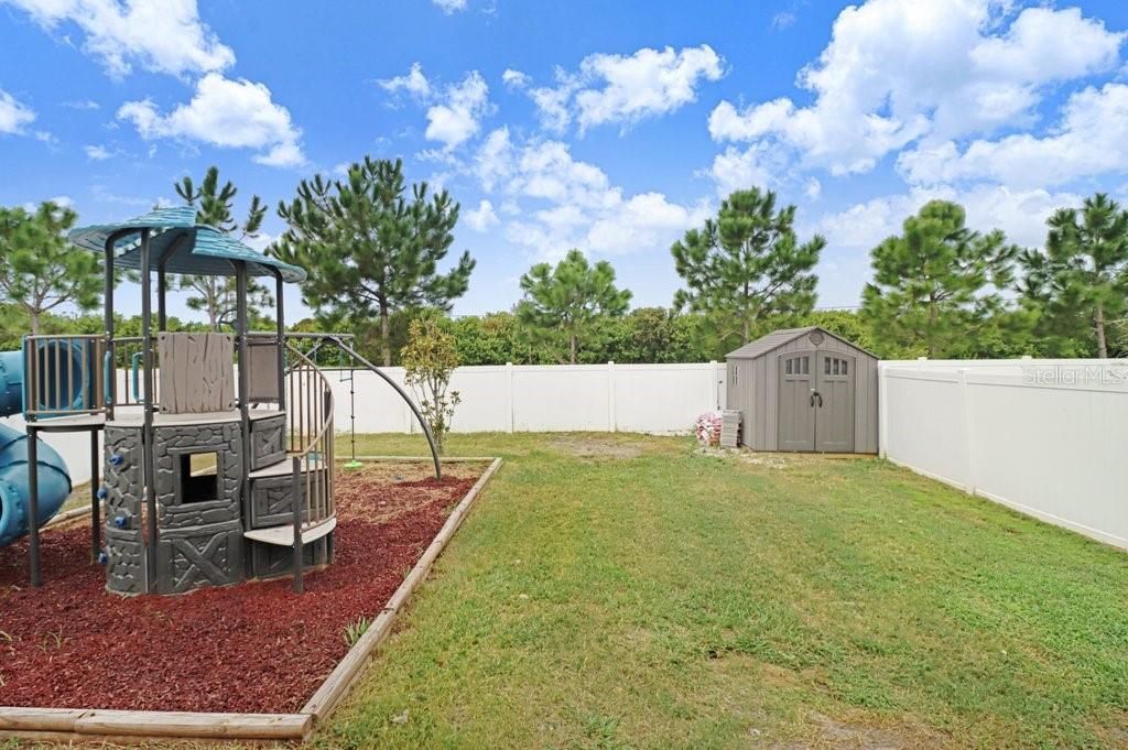 For Sale: $369,000 (5 beds, 3 baths, 2552 Square Feet)