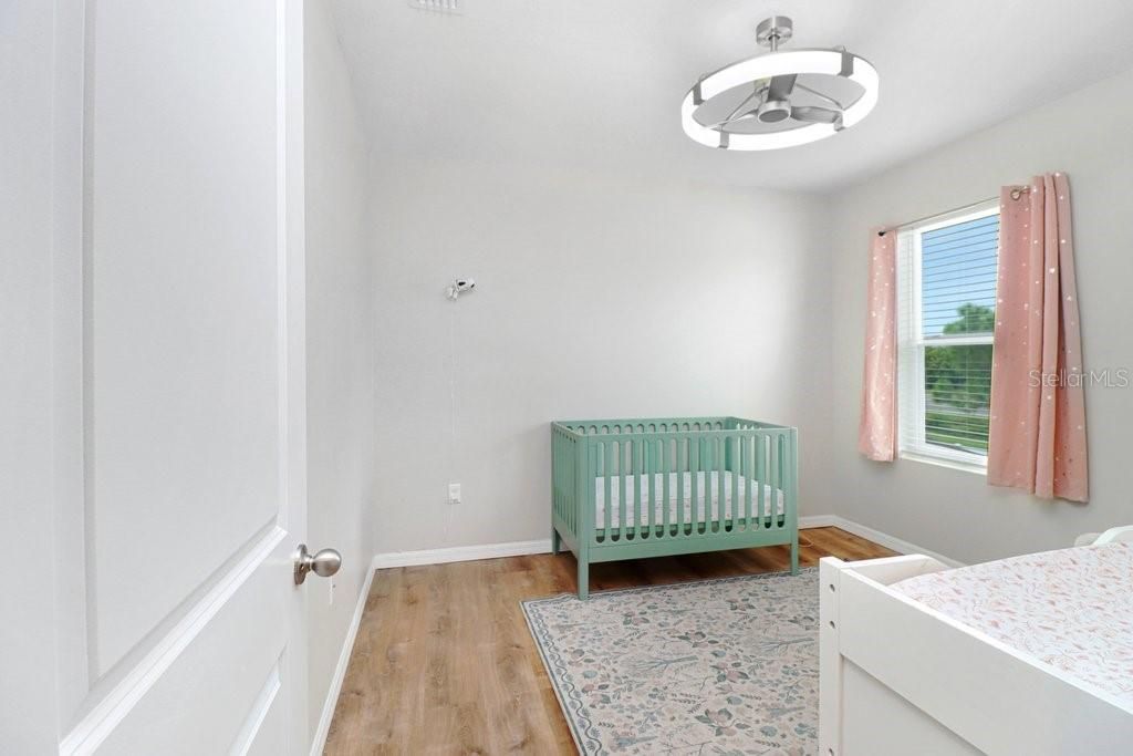 For Sale: $369,000 (5 beds, 3 baths, 2552 Square Feet)
