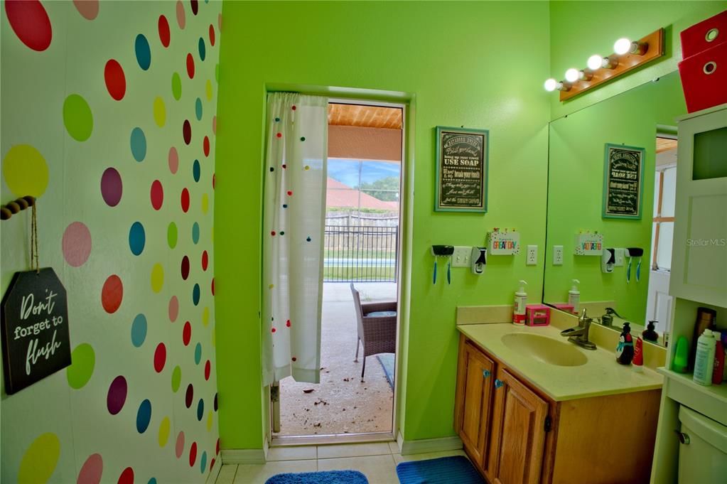 For Sale: $620,000 (5 beds, 3 baths, 2542 Square Feet)