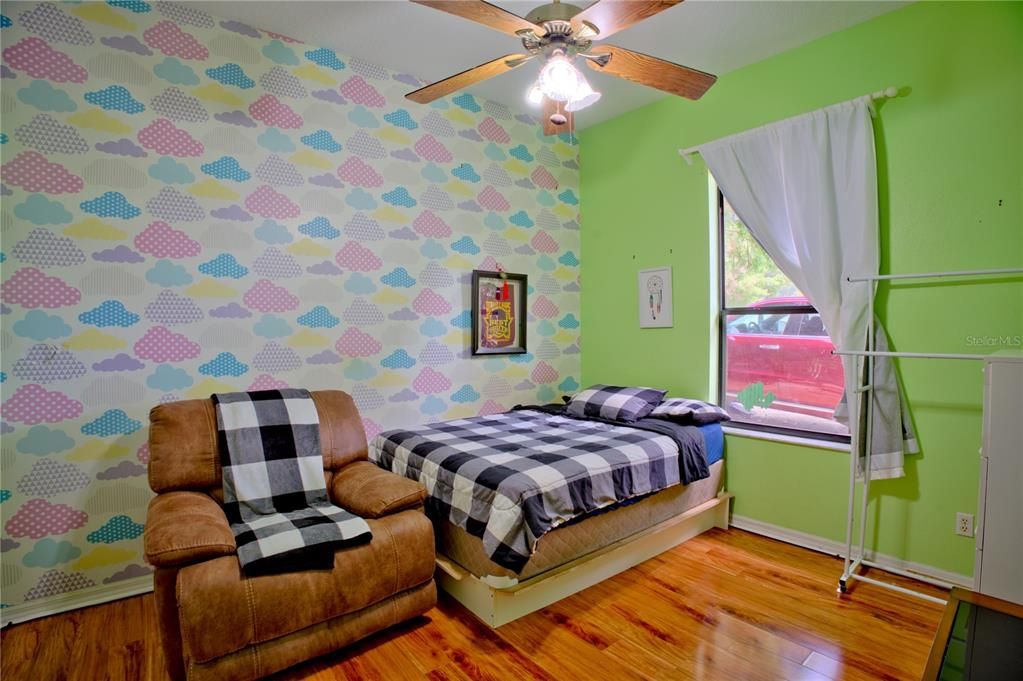 For Sale: $620,000 (5 beds, 3 baths, 2542 Square Feet)