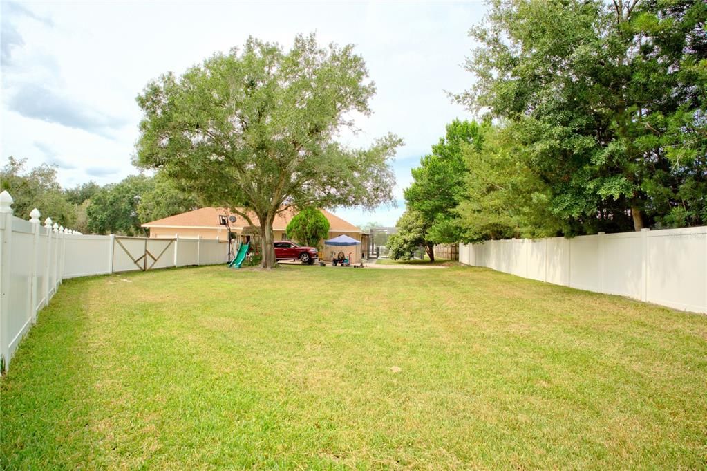 For Sale: $620,000 (5 beds, 3 baths, 2542 Square Feet)