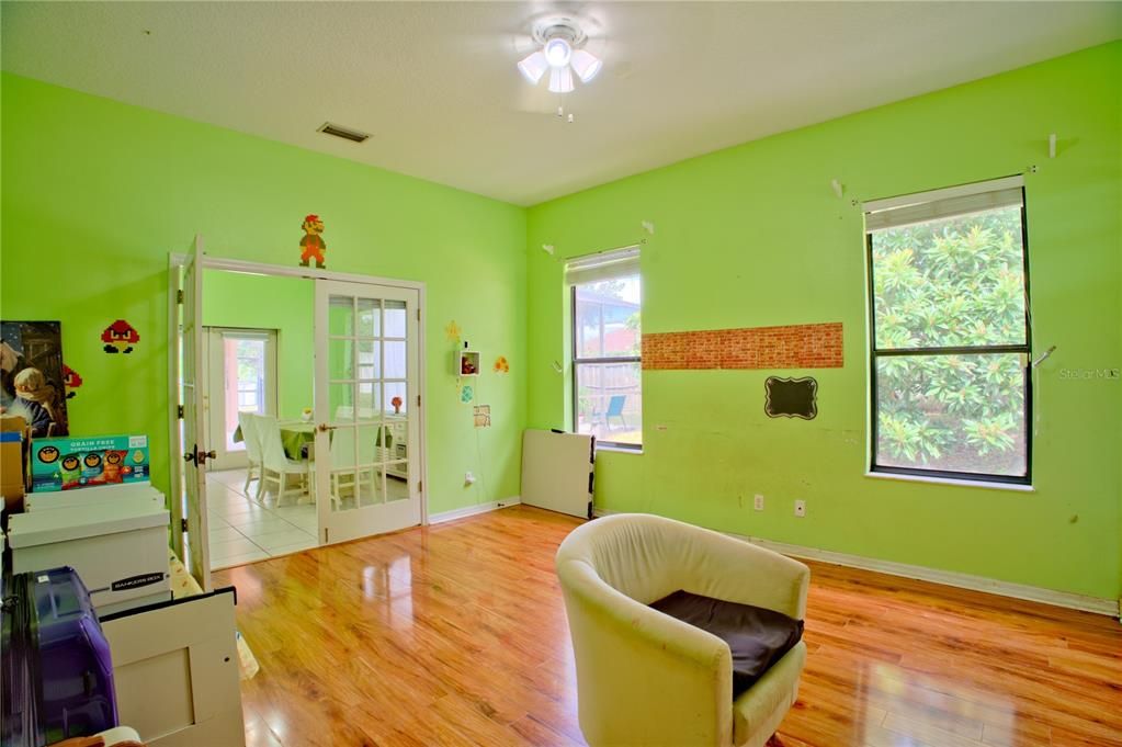 For Sale: $620,000 (5 beds, 3 baths, 2542 Square Feet)