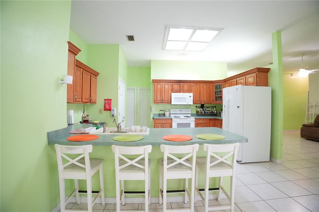 For Sale: $620,000 (5 beds, 3 baths, 2542 Square Feet)