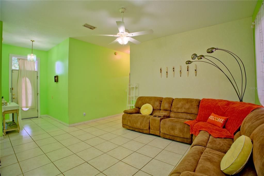 For Sale: $620,000 (5 beds, 3 baths, 2542 Square Feet)