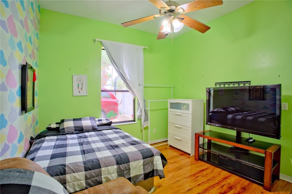 For Sale: $620,000 (5 beds, 3 baths, 2542 Square Feet)