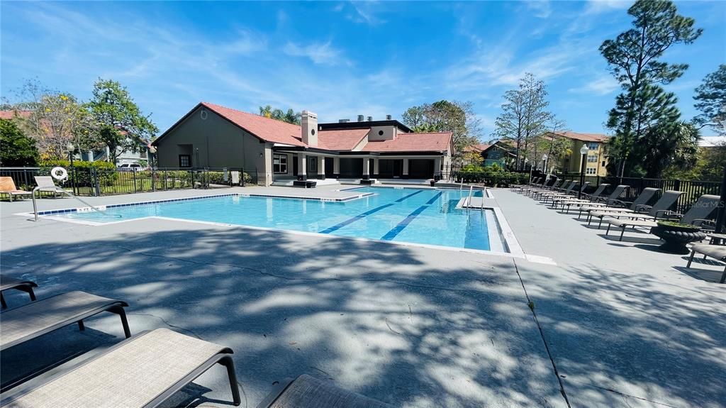 For Sale: $135,000 (1 beds, 1 baths, 597 Square Feet)