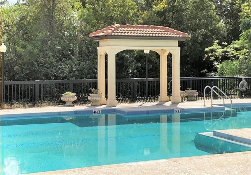 For Sale: $135,000 (1 beds, 1 baths, 597 Square Feet)