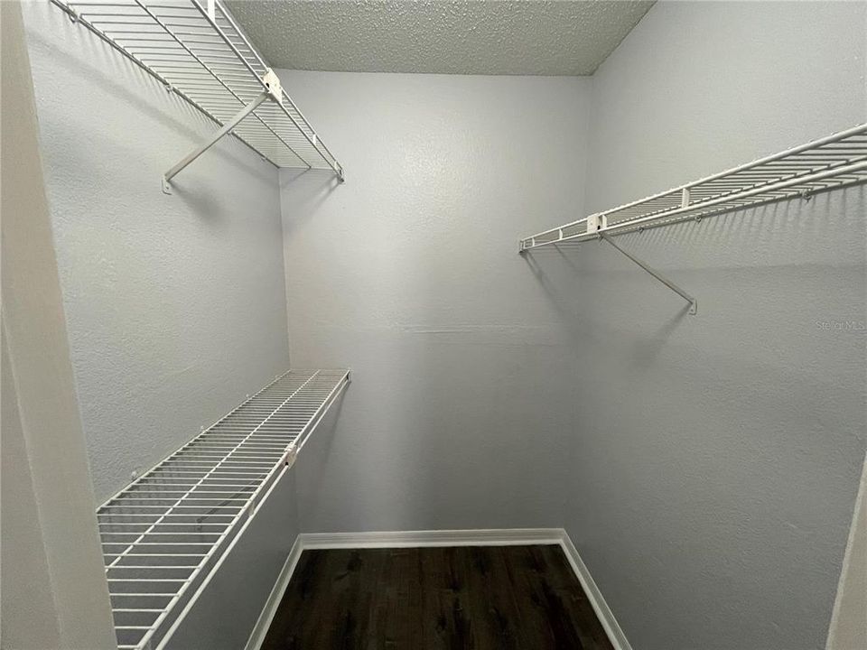 For Sale: $135,000 (1 beds, 1 baths, 597 Square Feet)
