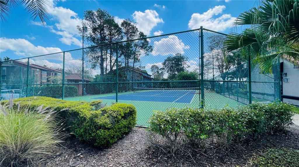 For Sale: $135,000 (1 beds, 1 baths, 597 Square Feet)