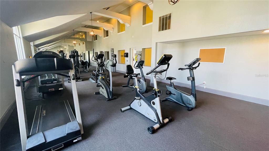For Sale: $135,000 (1 beds, 1 baths, 597 Square Feet)