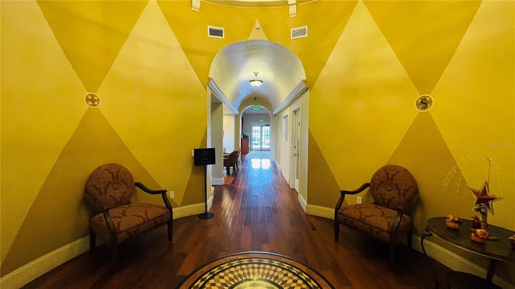 For Sale: $135,000 (1 beds, 1 baths, 597 Square Feet)