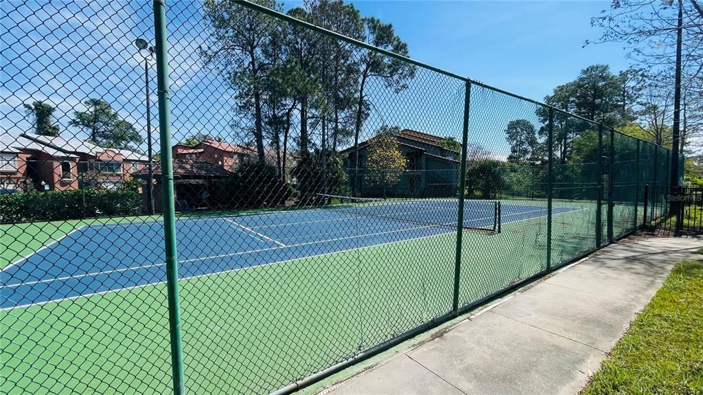 For Sale: $135,000 (1 beds, 1 baths, 597 Square Feet)