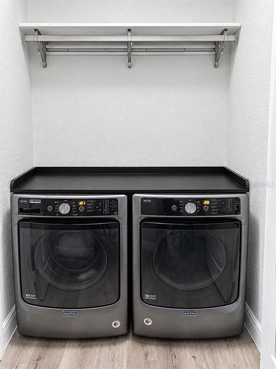 For Rent: $2,350 (2 beds, 1 baths, 992 Square Feet)