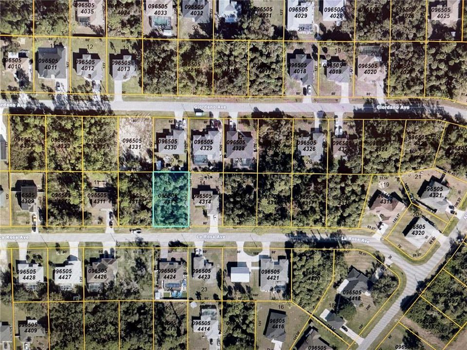 En Venta: $29,000 (0.23 acres)