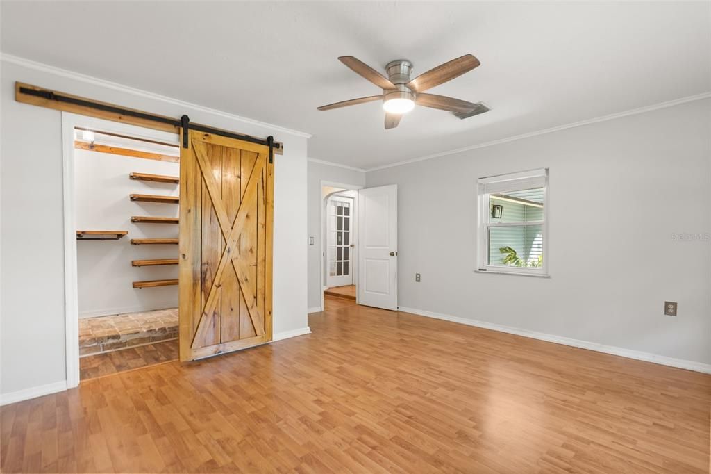 For Sale: $899,900 (3 beds, 1 baths, 1478 Square Feet)