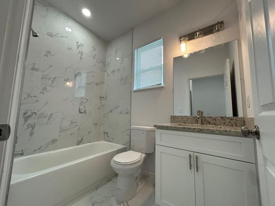 For Rent: $2,100 (3 beds, 2 baths, 1416 Square Feet)