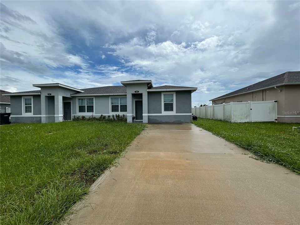 For Rent: $2,100 (3 beds, 2 baths, 1416 Square Feet)