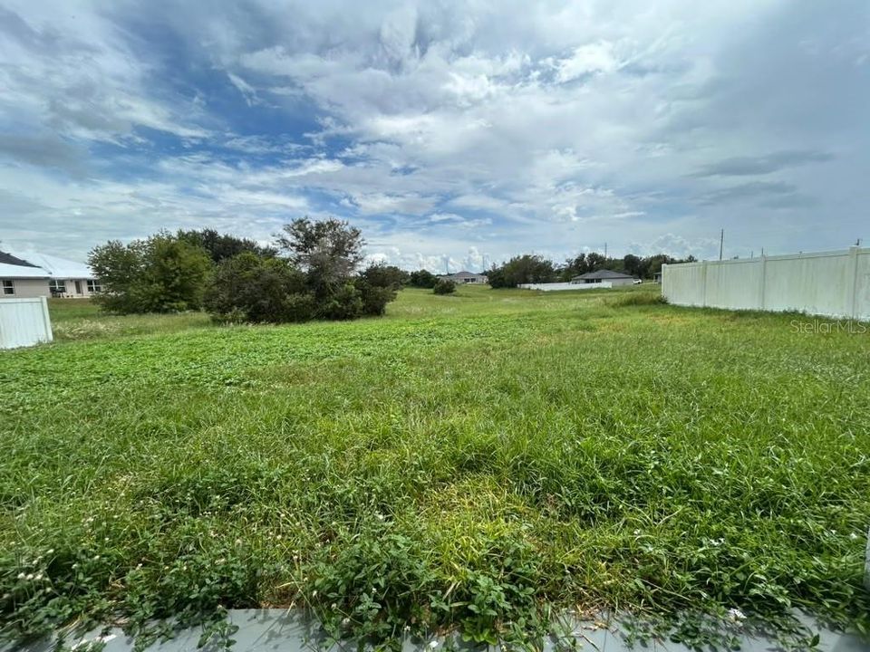 For Rent: $2,100 (3 beds, 2 baths, 1416 Square Feet)