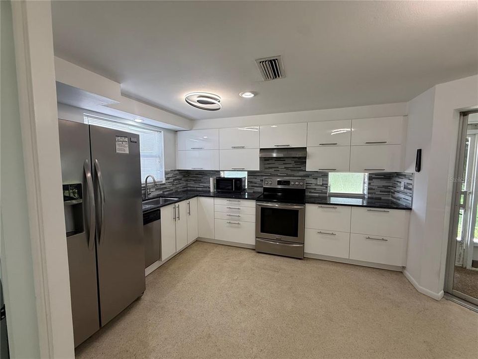 В аренду: $2,550 (2 спален, 2 ванн, 1286 Квадратных фут)