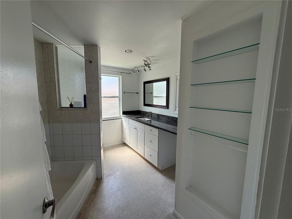 В аренду: $2,550 (2 спален, 2 ванн, 1286 Квадратных фут)