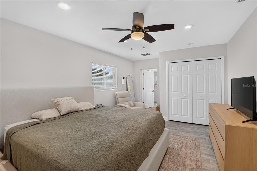 For Sale: $475,000 (3 beds, 2 baths, 1590 Square Feet)
