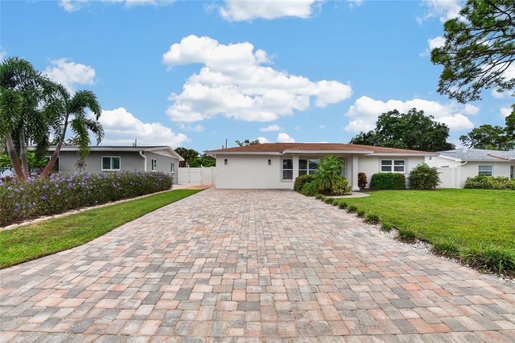 For Sale: $475,000 (3 beds, 2 baths, 1590 Square Feet)